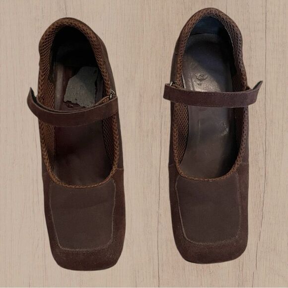 Vintage brown suede Mary Janes square toe heels - Picture 7 of 9